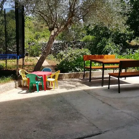 U Prizemlju Brodarica (Sibenik-Knin)